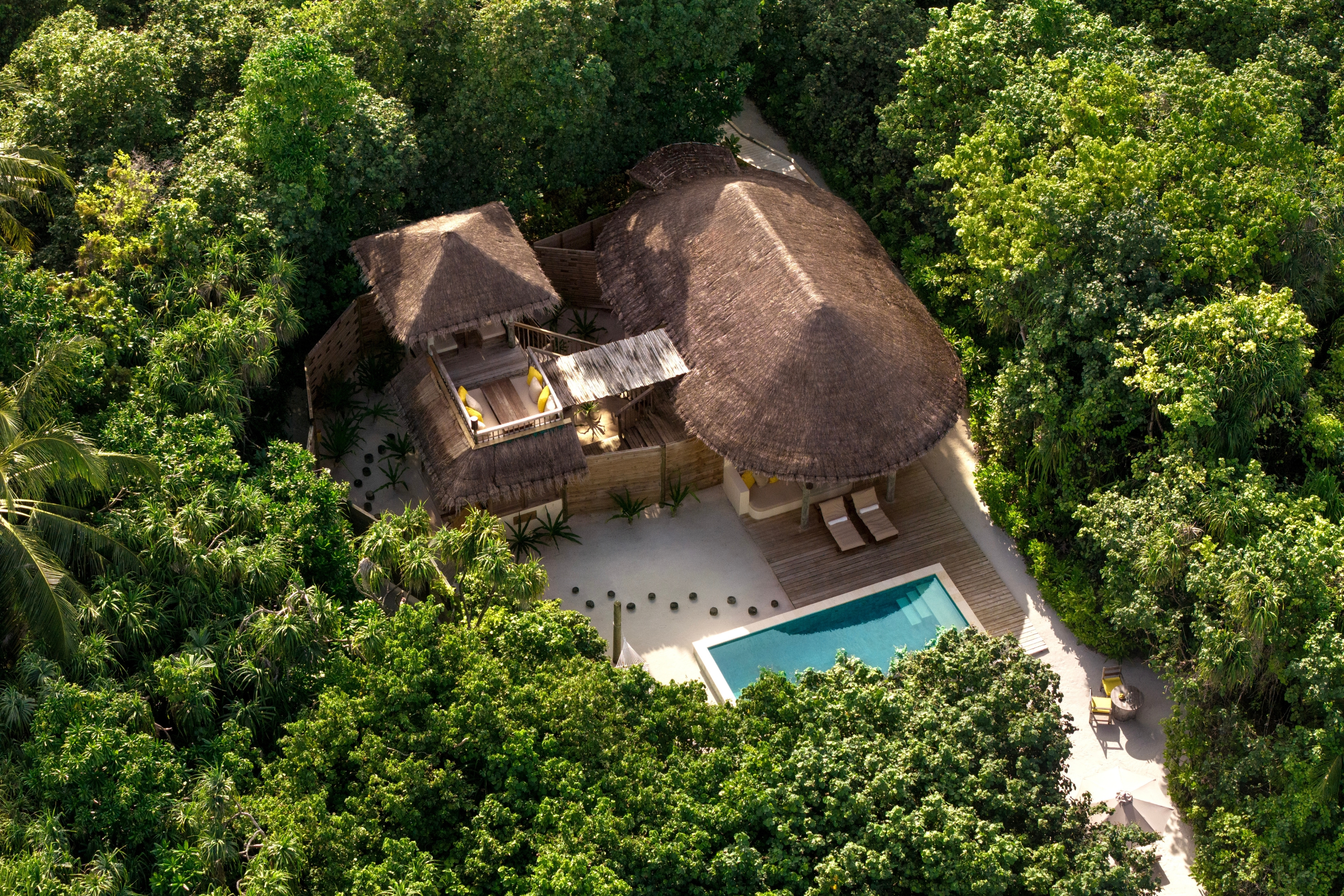 Lagoon Beach Villa with Pool