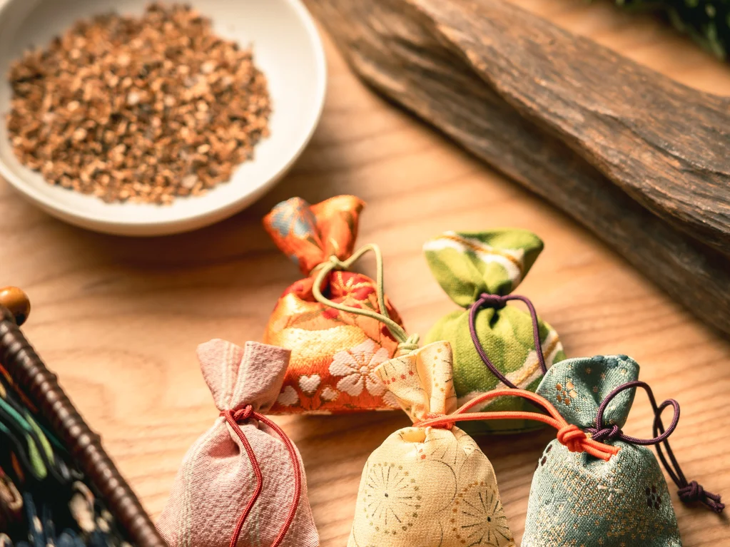 京都の気品あふれる匂い袋作り体験