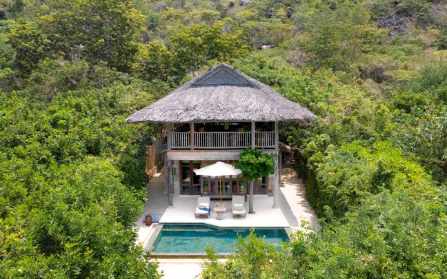 Beachfront Pool Villa