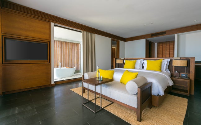 Sky Pool Suite