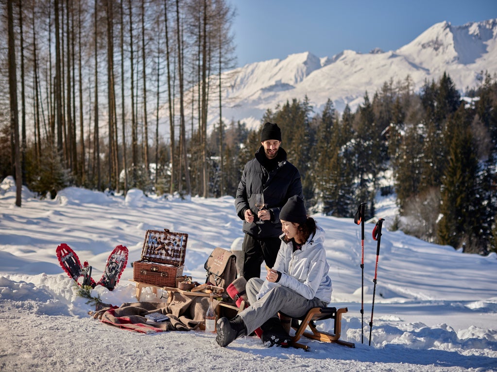 Gourmet Snowshoeing Discovery Trail in Switzerland