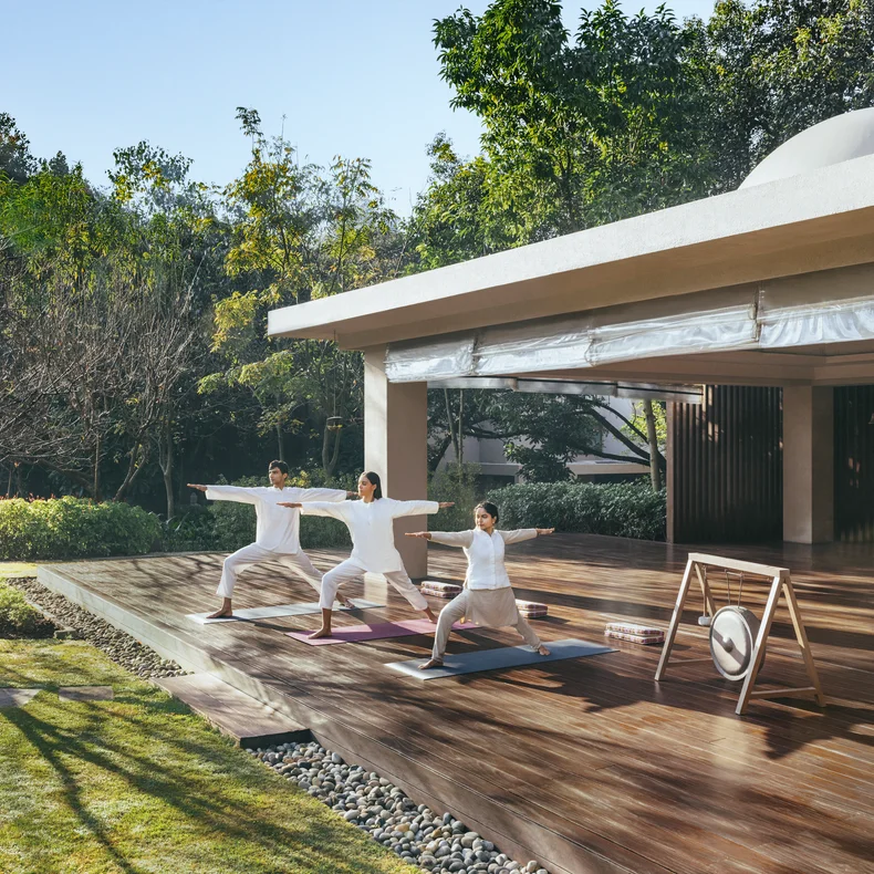 Chakra Balancing Yoga en el Six Senses Vana