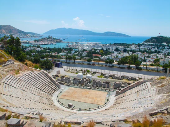 Amphithéâtre de Bodrum dans le centre de Bodrum