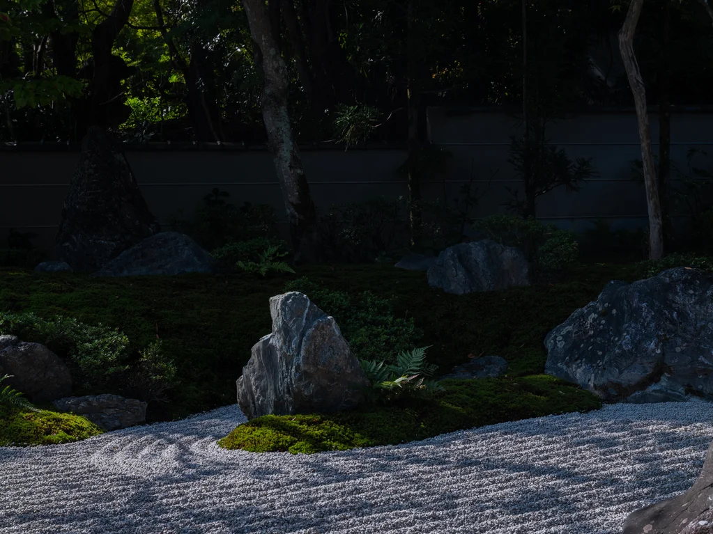 Beyond Sand and Rocks – into the World of Zen Gardens