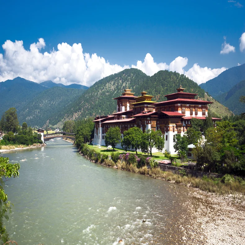 Riverside bike ride and historical tour of Punakha Dzong.