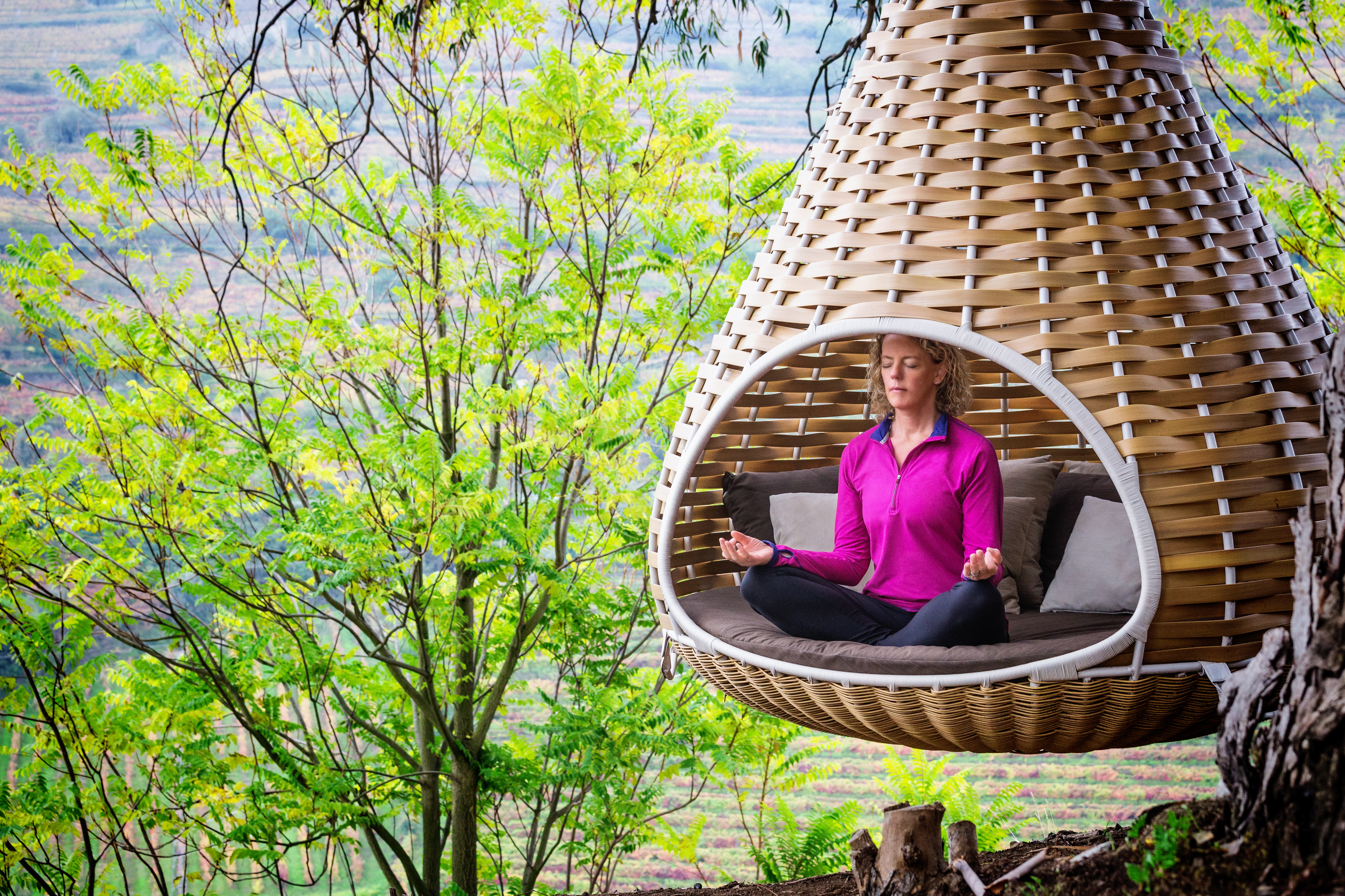 Meditation hanging nest